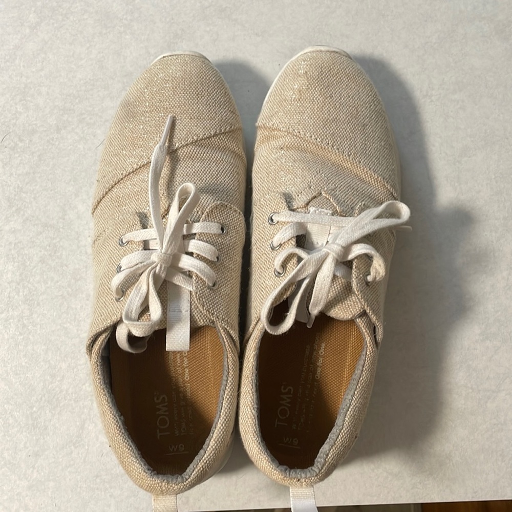 Tom’s Sneakers